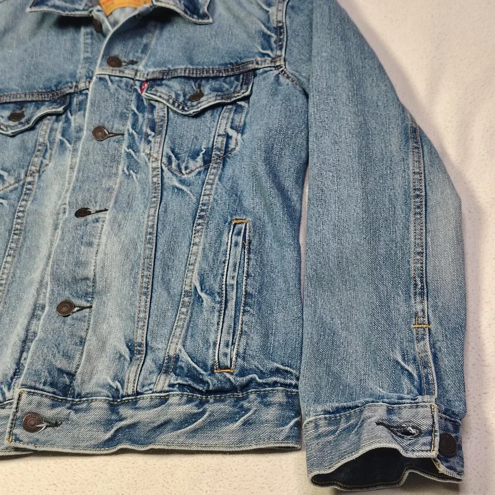 Levi's Men Trucker Jacket S Blue Denim 72334 Light Wash Classic Jean Jacket - Picture 6 of 12